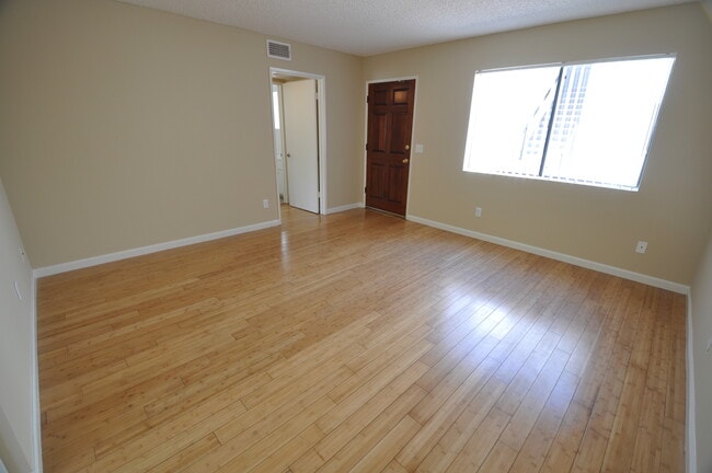 Photo - 12338 Oxnard St Unit 106