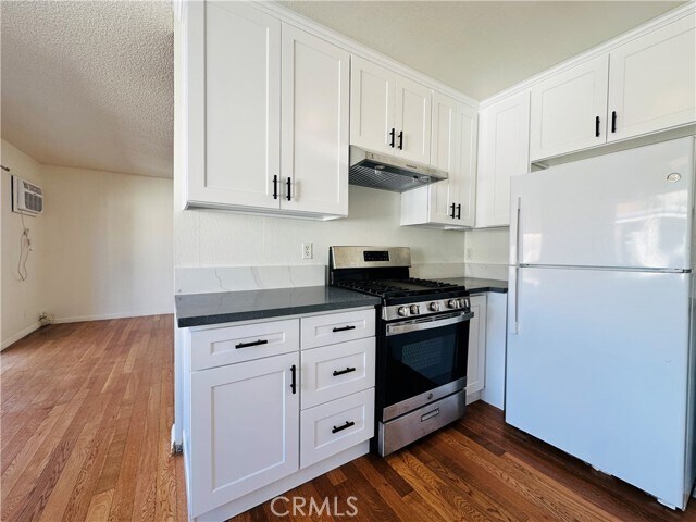 Photo - 4146 Elm Ave Unit 5