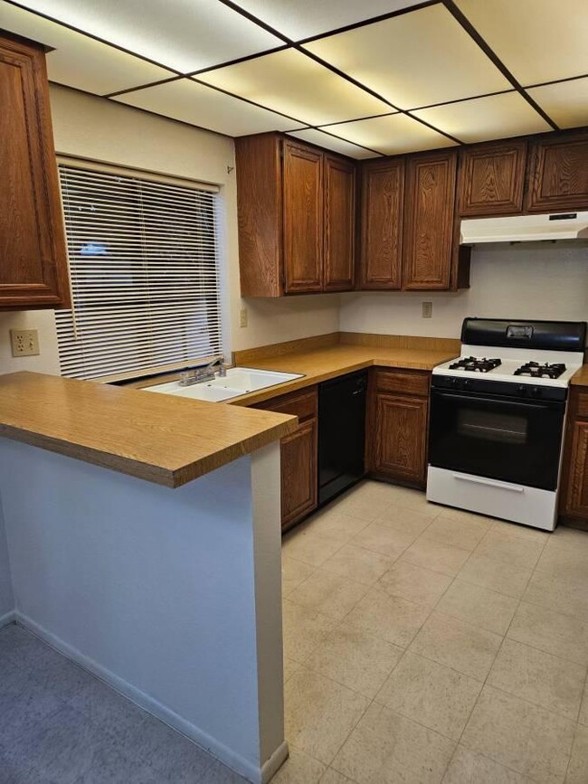 Photo - 16572 Lorelei Ln