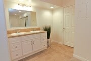 Photo - 1 Bedroom Condo For Lease in Fullerton