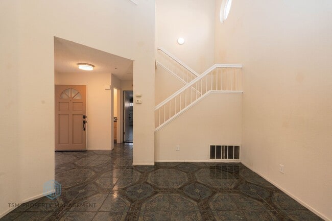 Photo - 3 Bed 2.5 Bath House in Desirable Community of Southridge Fontana
