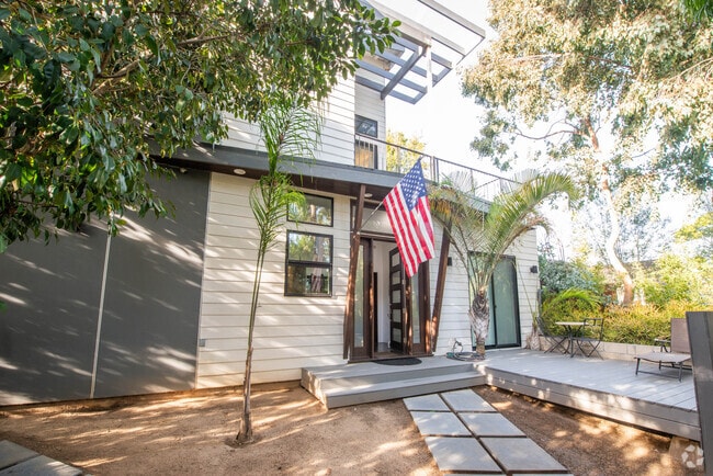 Front - 809 Warren Ave Rental