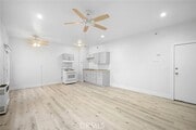 Photo - 228 S Kenwood St Apartment Unit 108
