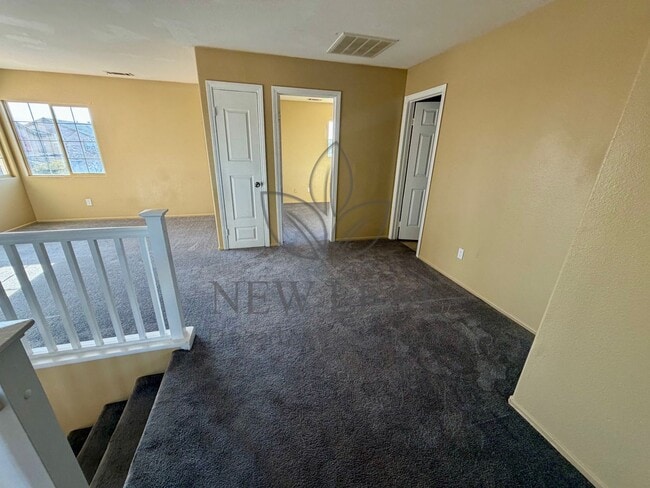 Photo - 4 bedroom 3bath 3 car garage in Victorville