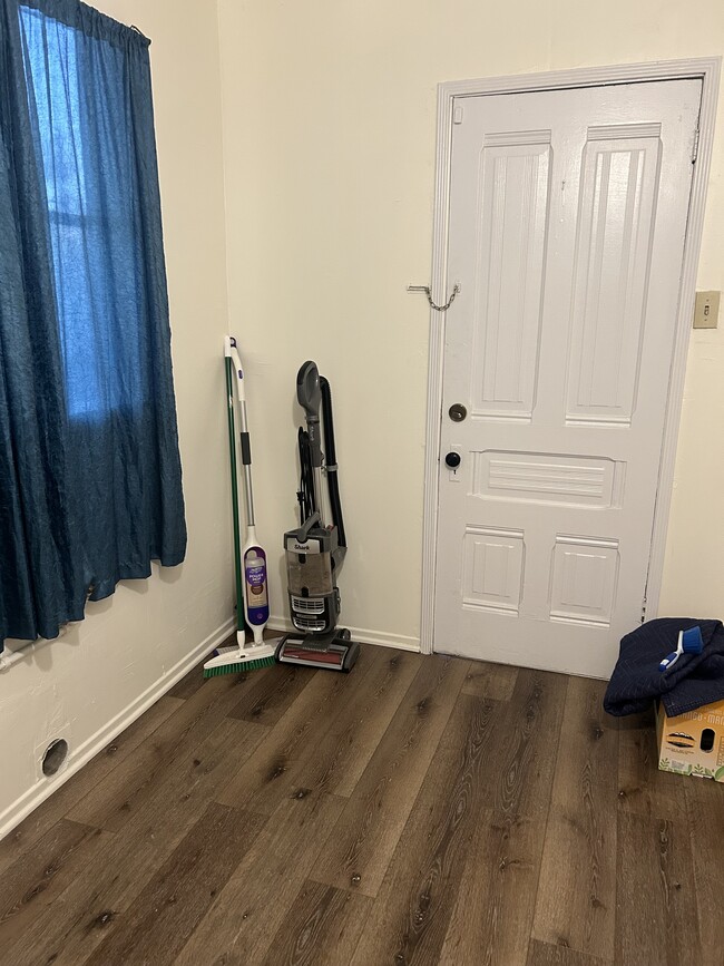 Photo - 260 Nordina St