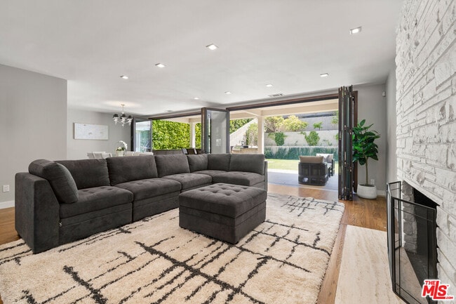 Photo - 9312 Bolton Rd