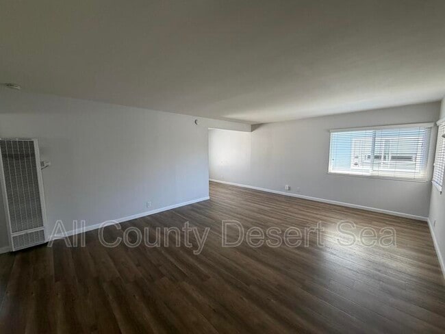 Building Photo - 414 13th St Unit D