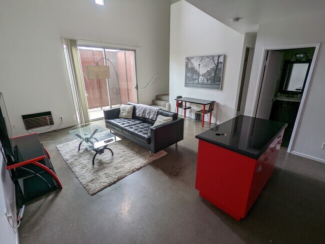 Photo - 948 G St Unit 20