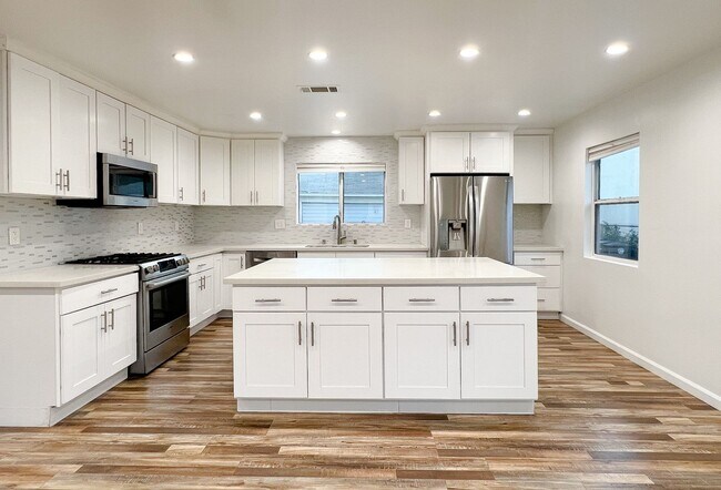 Photo - 343 N Florence St Unit #345