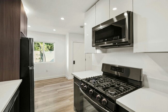 Photo - 2561 W Ave 30 Unit 7