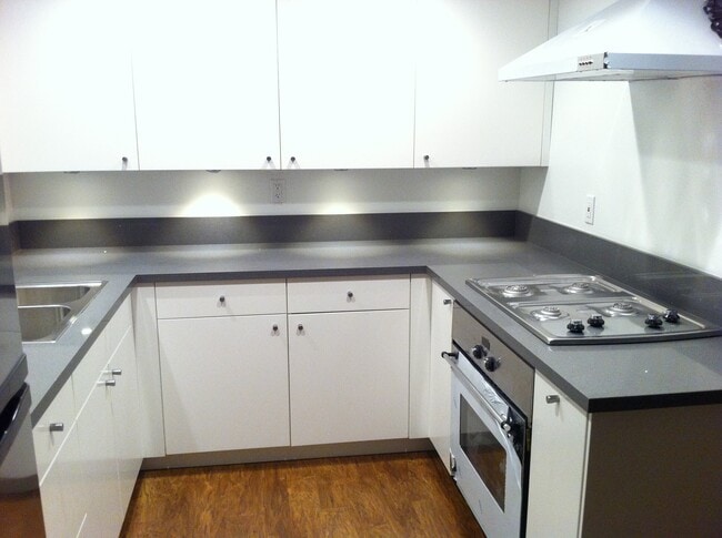 Building Photo - 3067 Broadway Unit 3067