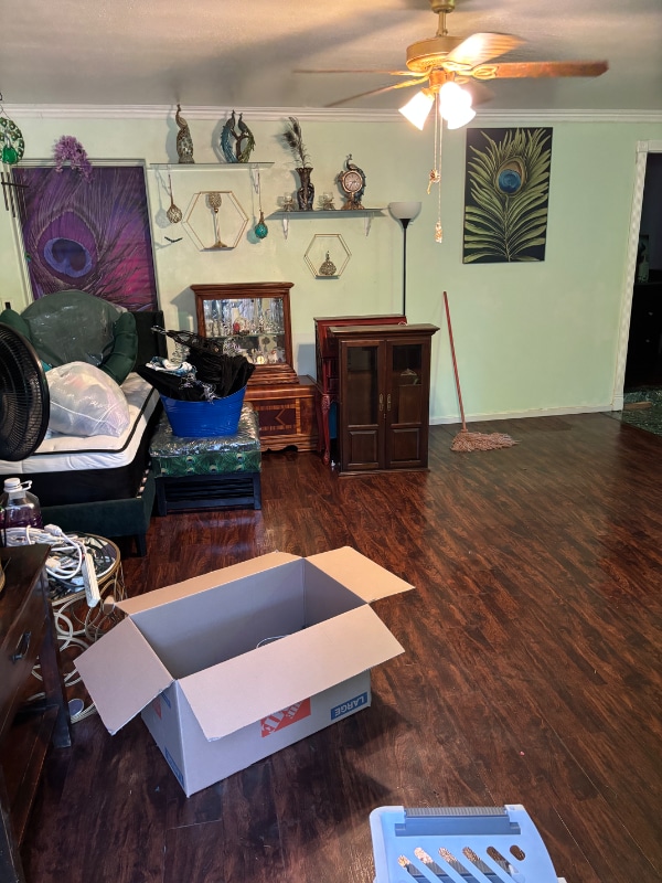 Building Photo - 910 Glencoe Dr Rental