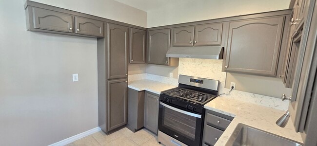 Photo - 405 S Kroeger St Unit 405 S Kroeger St, D