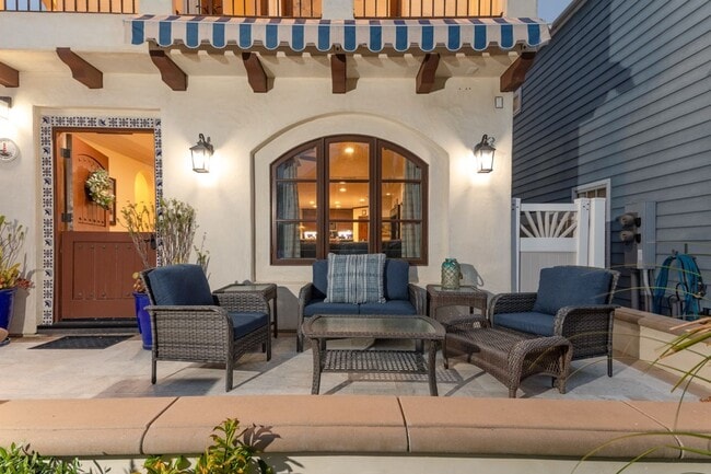 Photo - Newport Beach Balboa Peninsula Beach House with Rooftop Deck | Weekly & 30+ Night Stays