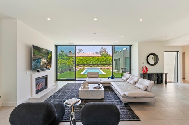 Photo - 57939 Santo Thomas