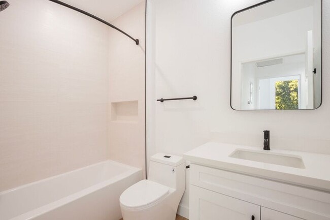 Photo - 1616 N Serrano Ave Unit 107