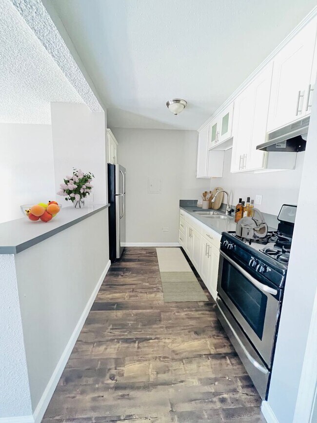 Photo - Jordan Court Apartments