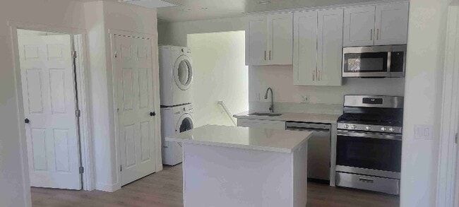 Photo - 8820 Noeline Ave