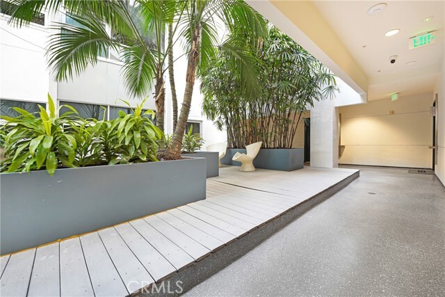 Photo - 630 W 6th St Unit 216