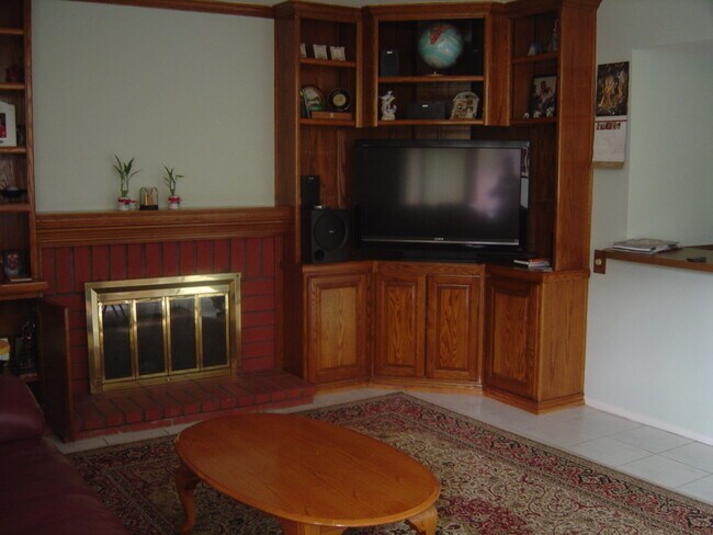 Formal Family Room - 25 Mecklenberg