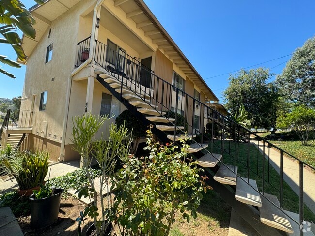 Building Photo - 620 Ammunition Rd Unit 620 Ammion Rd. Rental