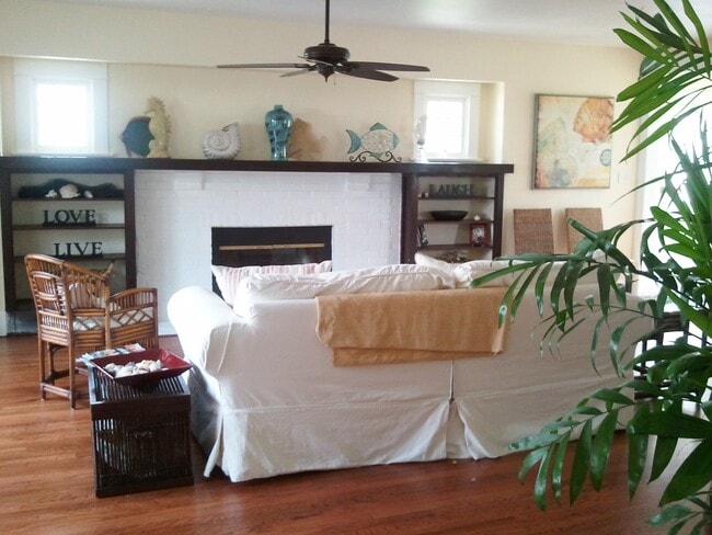 Living Room - 214 Avenue C