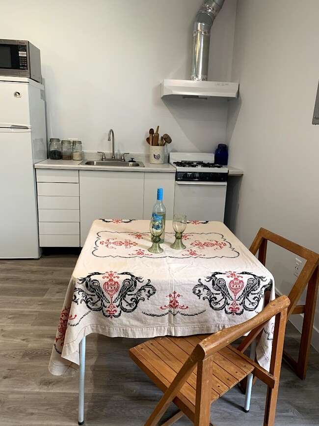 Building Photo - 2055 Barnett Way Unit Barnett Way - ADU