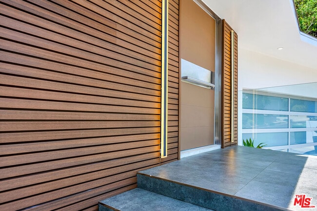 Photo - 849 Glenmere Way