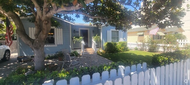 Building Photo - 2 Bedroom, 2 Bath House Near the Beach