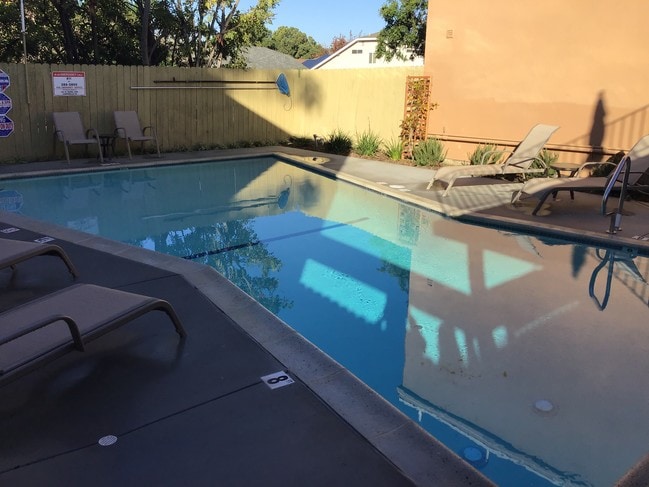 Photo - Ponderosa Apartments