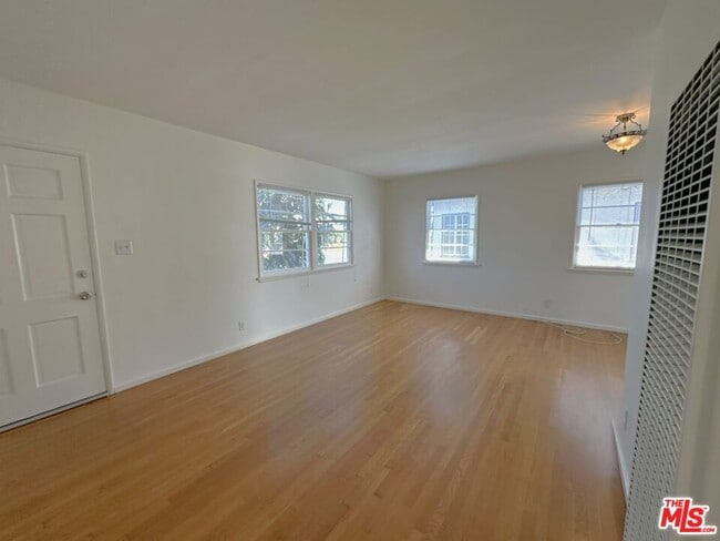 Photo - 5468 W 120th St