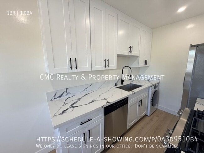 Building Photo - 3301 E 2nd-6 Unit 6