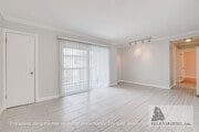 Photo - Lovely Condo on 2nd block in Downtown Hunt... Unit D
