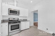 Photo - 708 N Avenue 66 House