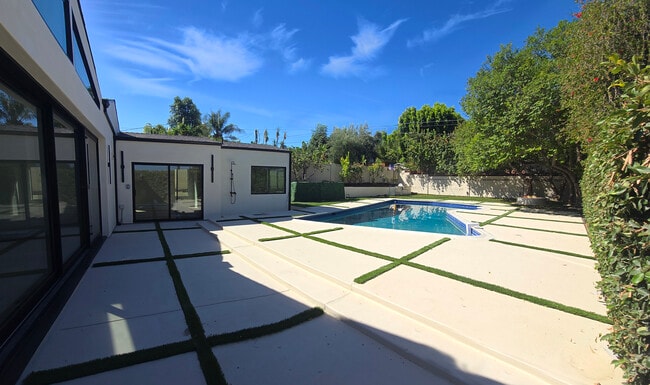 Photo - 4501 Canoga Dr