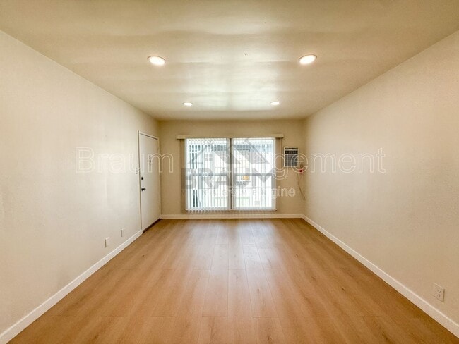 Photo - 7333 Woodman Ave Unit 11