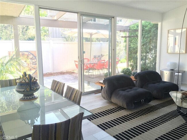 Photo - 1510 Westcliff Dr Unit 1