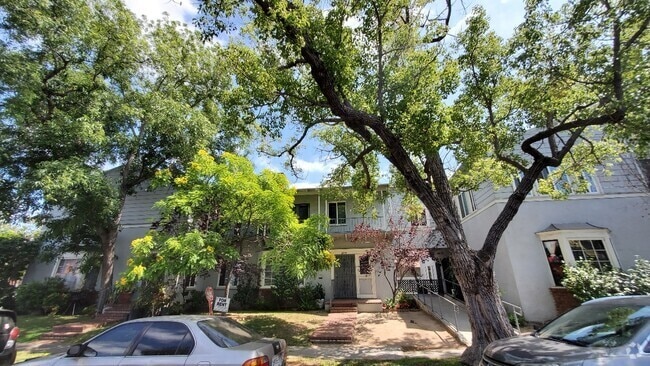 Building Photo - 2442 W 18th St Rental