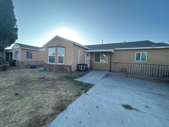 Building Photo - 3133-3135 La Madera Ave Unit 3133