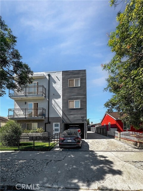 Building Photo - 1603 W 207th St Rental