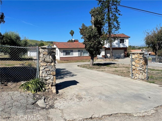 Photo - 2751 Batson Ave