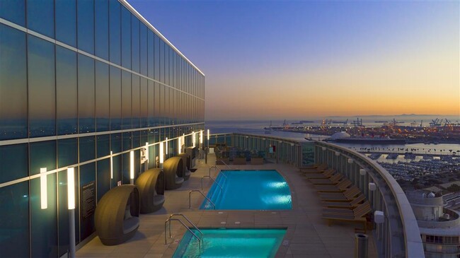 Photo - Shoreline Gateway