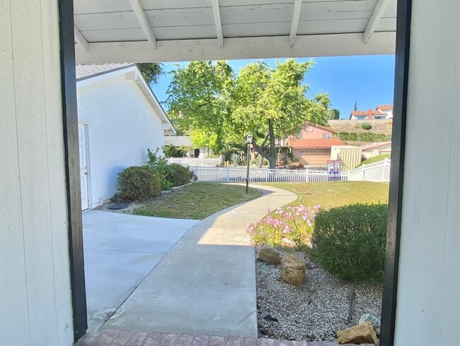 Photo - Single story Lake Lindero 4b/2b home with amazing lake views!