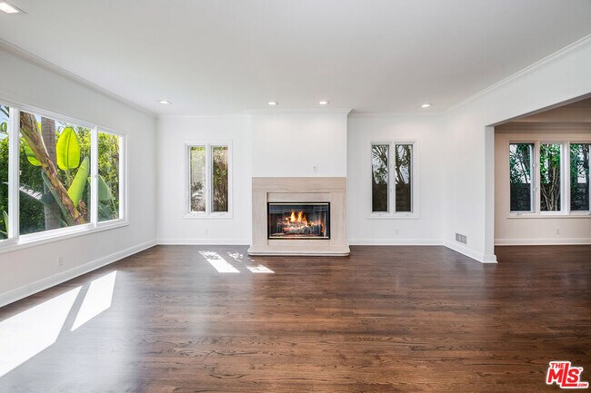 Photo - 161 N Hamel Dr