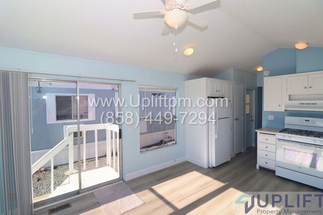 Building Photo - 2030 Black Canyon Rd Unit 3