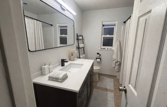 Photo - 45436 12th St W