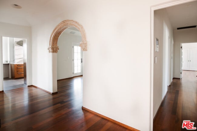 Photo - 1302 N Sweetzer Ave Unit 602