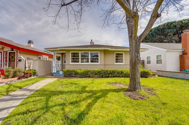 Photo - Cute-as-a-Button Coronado "Palmer" Home in a Fabulous School-Side Location – Coronado Village