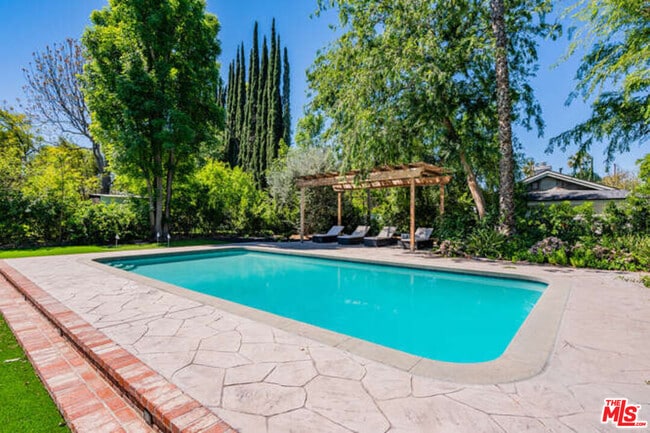 Photo - 5907 Jumilla Ave