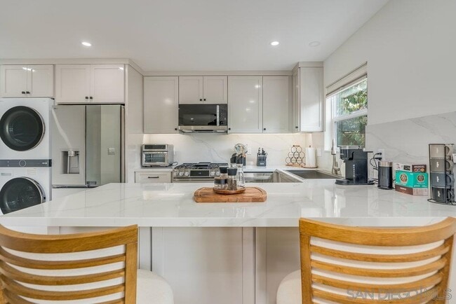 Photo - 5050 Gardena Ave Apartment Unit 5048